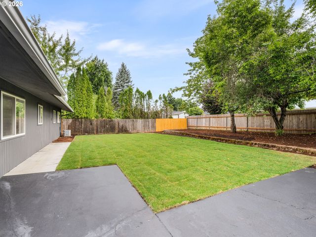 300 Se MORLAN Ave, Gresham, OR 97080