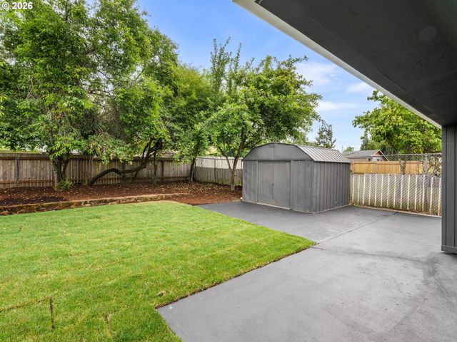 300 Se MORLAN Ave, Gresham, OR 97080
