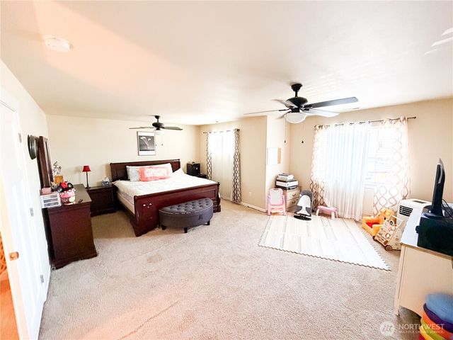 16305 25th Avenue Ct E, Tacoma, WA 98445