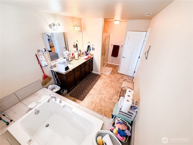 16305 25th Avenue Ct E, Tacoma, WA 98445