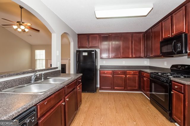 656 Penstock Path, Hampton, GA 30228