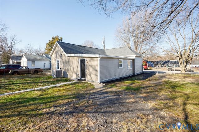 2304 Gordon St, Hopewell, VA 23860