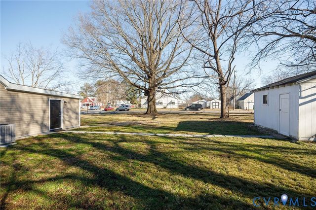 2304 Gordon St, Hopewell, VA 23860
