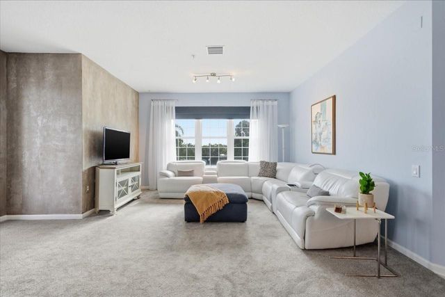 7905 SEMINOLE BOULEVARD 3301, Seminole, FL 33772