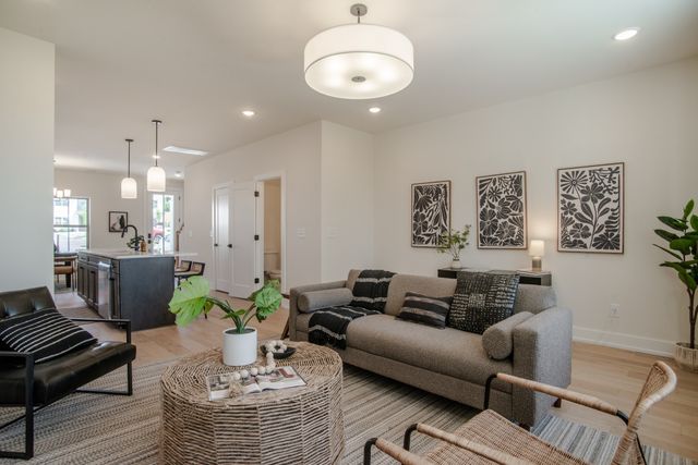 145 Whitsett Rd Apt 30, Nashville, TN 37210