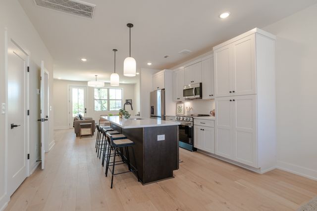 145 Whitsett Rd Apt 30, Nashville, TN 37210