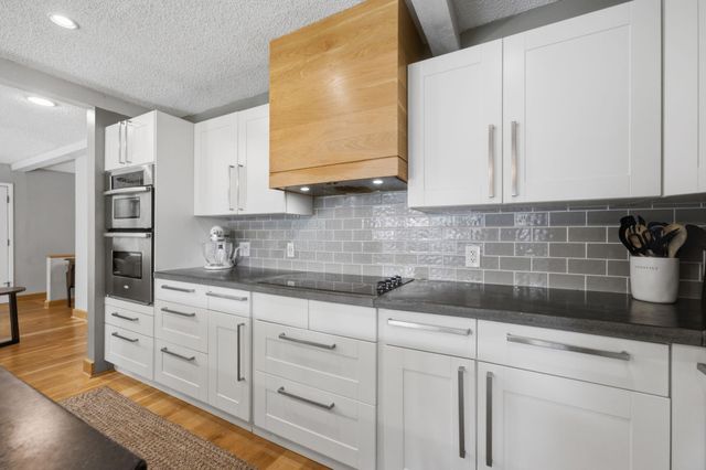 8239 E Brookhollow, Wichita, KS 67206