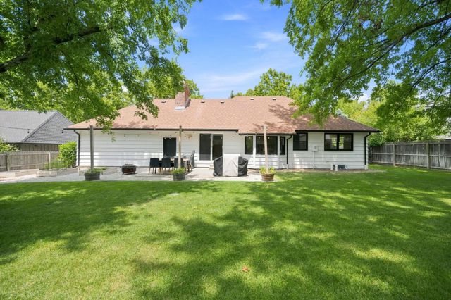8239 E Brookhollow, Wichita, KS 67206
