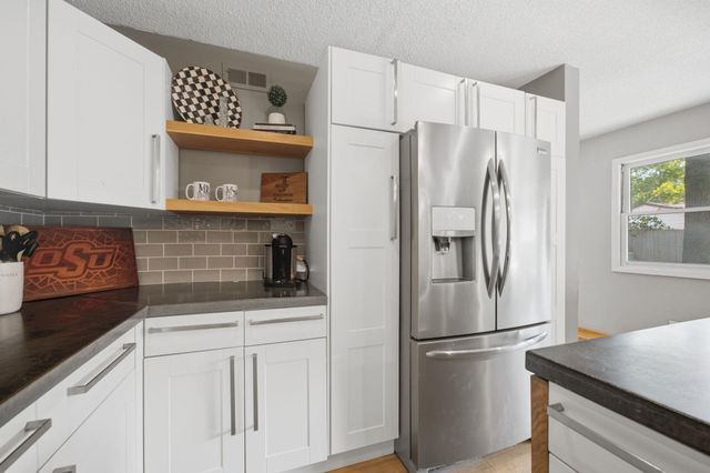 8239 E Brookhollow, Wichita, KS 67206