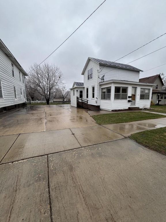 805 Hollister AVENUE, Tomah, WI 54660