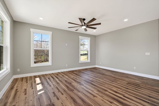 1910 Herbert Garrett Rd, Cookeville, TN 38506