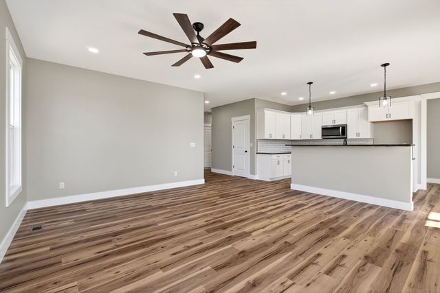 1910 Herbert Garrett Rd, Cookeville, TN 38506