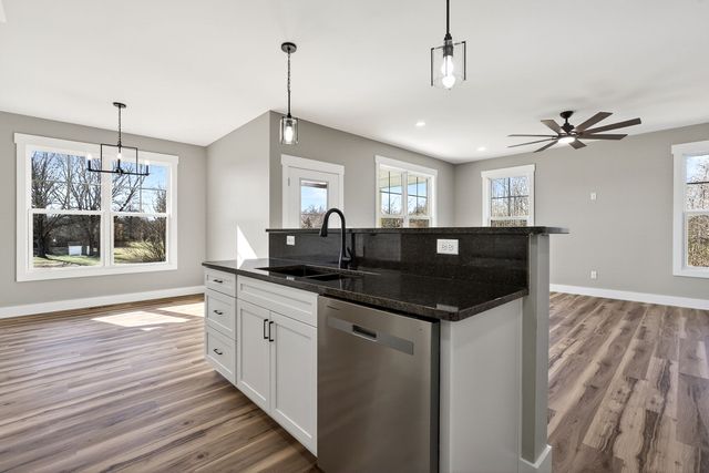 1910 Herbert Garrett Rd, Cookeville, TN 38506