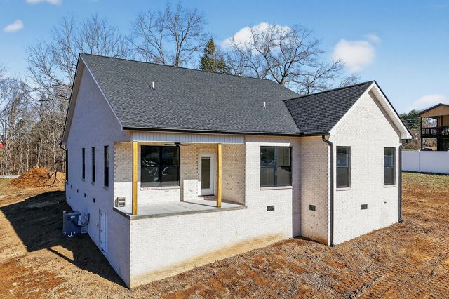 1910 Herbert Garrett Rd, Cookeville, TN 38506