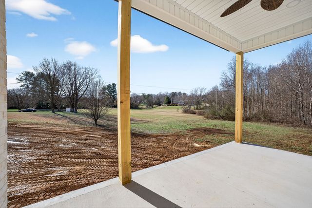 1910 Herbert Garrett Rd, Cookeville, TN 38506