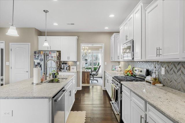 444 Hastings Lane, Versailles, KY 40383