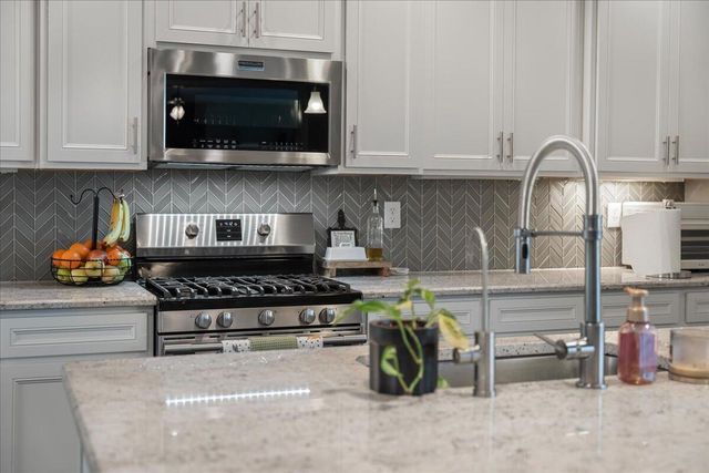 444 Hastings Lane, Versailles, KY 40383