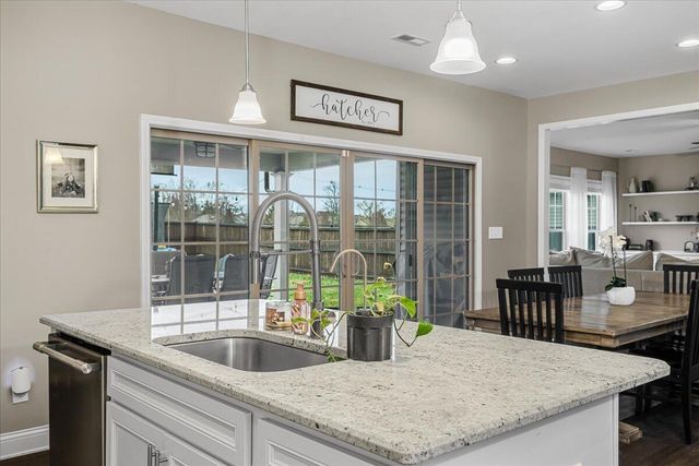 444 Hastings Lane, Versailles, KY 40383