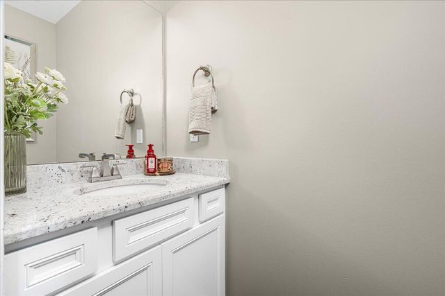 444 Hastings Lane, Versailles, KY 40383