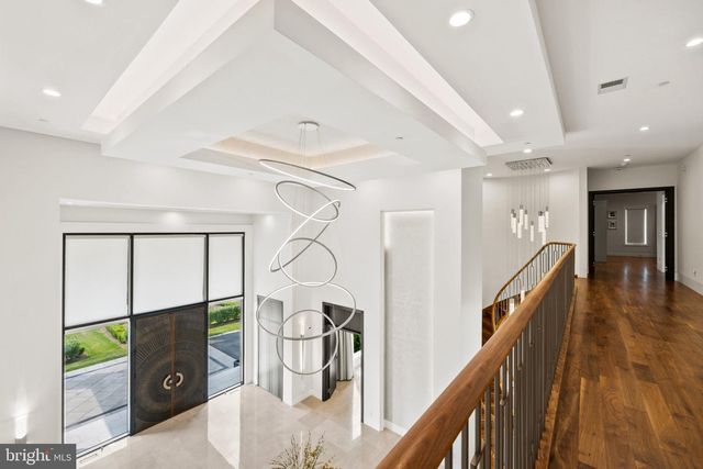 8880 BRADLEY BLVD, Bethesda, MD 20817