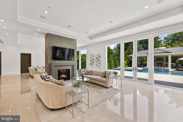 8880 BRADLEY BLVD, Bethesda, MD 20817