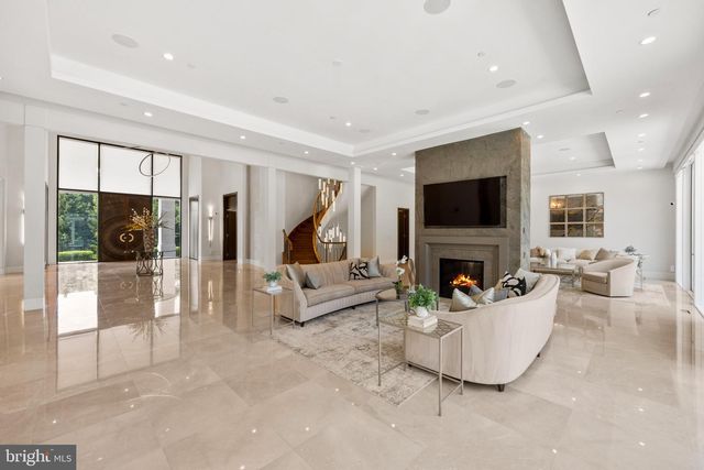 8880 BRADLEY BLVD, Bethesda, MD 20817