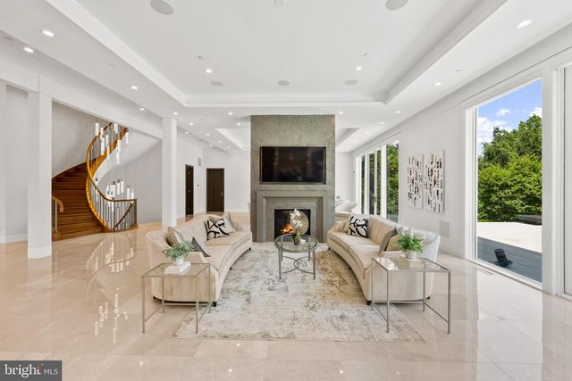 8880 BRADLEY BLVD, Bethesda, MD 20817
