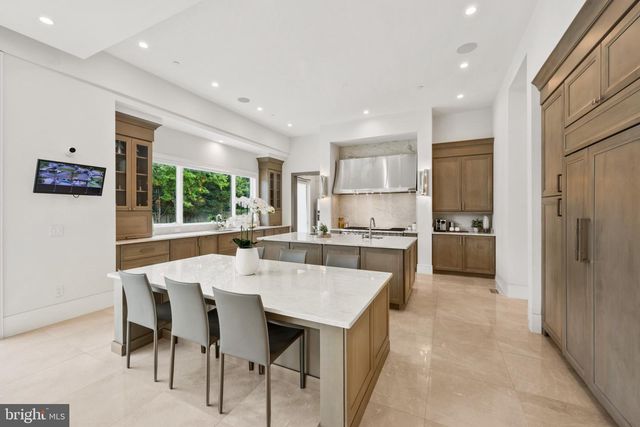 8880 BRADLEY BLVD, Bethesda, MD 20817