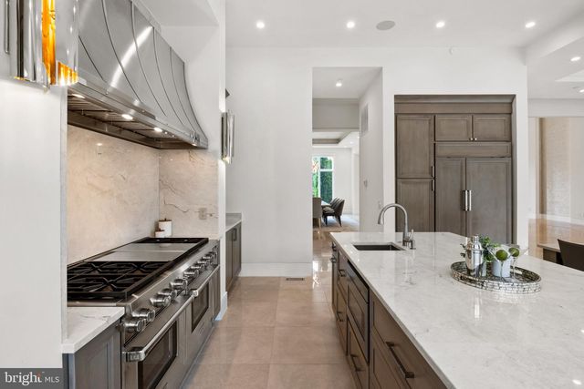 8880 BRADLEY BLVD, Bethesda, MD 20817