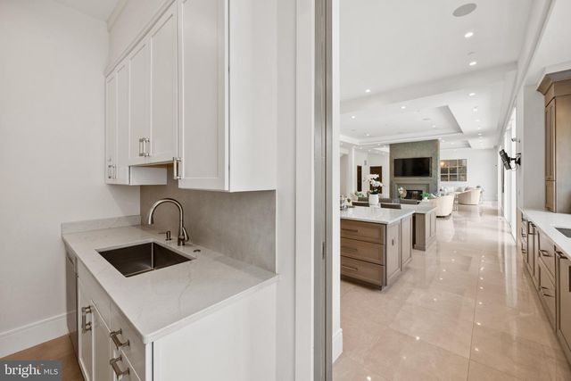 8880 BRADLEY BLVD, Bethesda, MD 20817