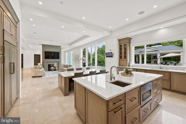 8880 BRADLEY BLVD, Bethesda, MD 20817