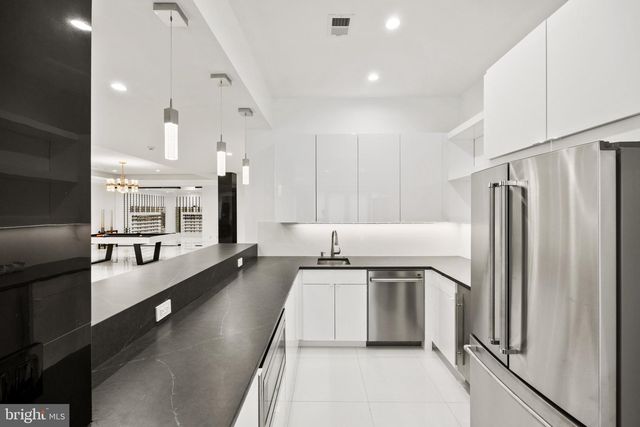 8880 BRADLEY BLVD, Bethesda, MD 20817