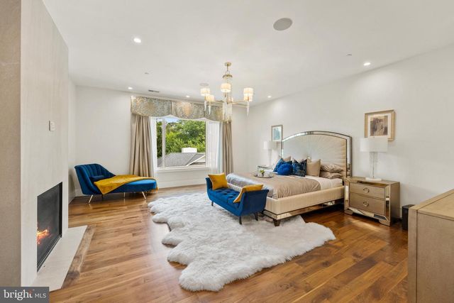 8880 BRADLEY BLVD, Bethesda, MD 20817