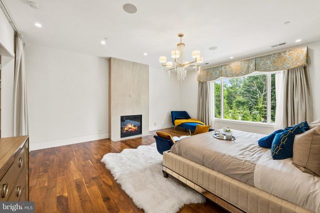 8880 BRADLEY BLVD, Bethesda, MD 20817
