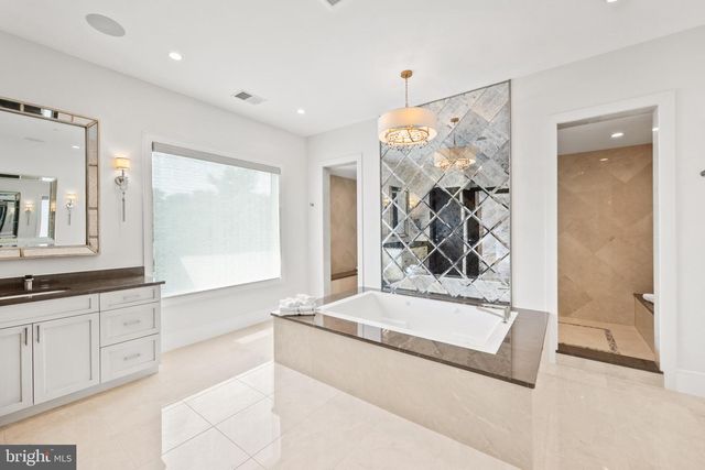 8880 BRADLEY BLVD, Bethesda, MD 20817