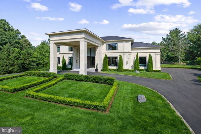 8880 BRADLEY BLVD, Bethesda, MD 20817