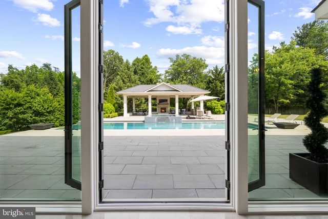 8880 BRADLEY BLVD, Bethesda, MD 20817