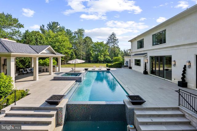 8880 BRADLEY BLVD, Bethesda, MD 20817