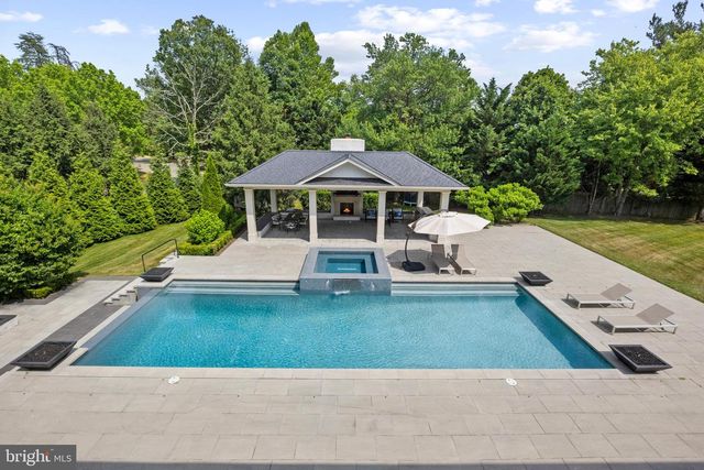 8880 BRADLEY BLVD, Bethesda, MD 20817