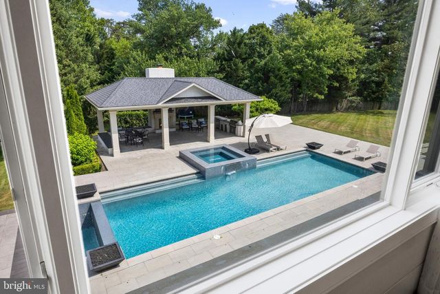 8880 BRADLEY BLVD, Bethesda, MD 20817