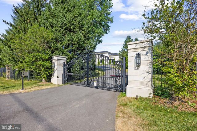 8880 BRADLEY BLVD, Bethesda, MD 20817
