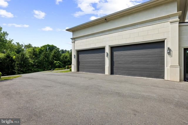 8880 BRADLEY BLVD, Bethesda, MD 20817