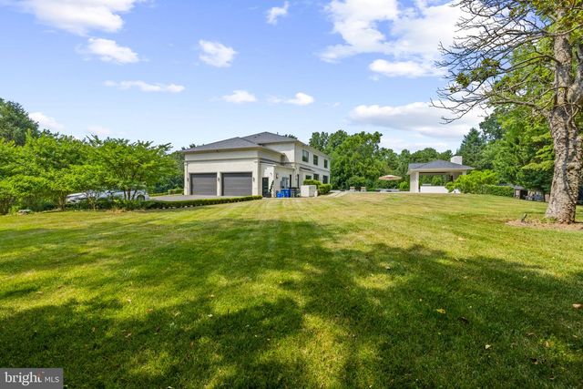 8880 BRADLEY BLVD, Bethesda, MD 20817