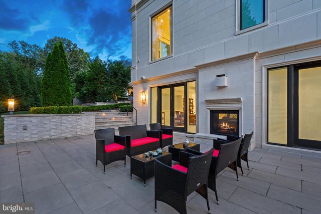 8880 BRADLEY BLVD, Bethesda, MD 20817