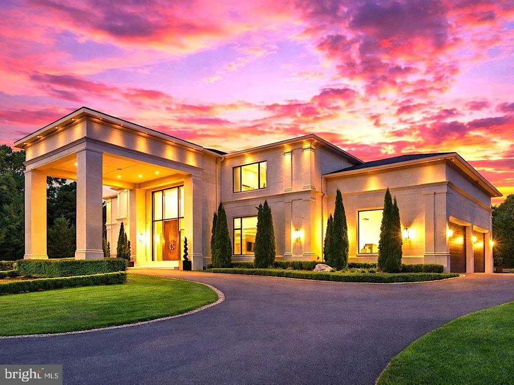 8880 BRADLEY BLVD, Bethesda, MD 20817