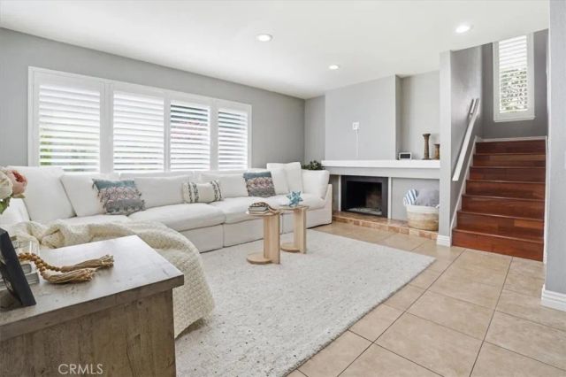 101 W Riverdale, Orange, CA 92865