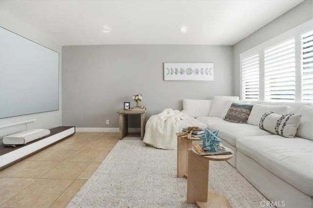 101 W Riverdale, Orange, CA 92865