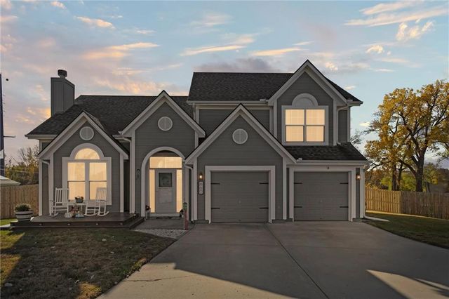 860 River Drive, Edwardsville, KS 66111