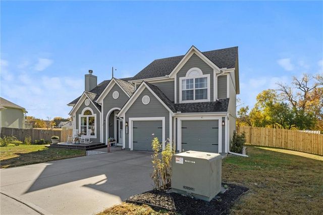 860 River Drive, Edwardsville, KS 66111