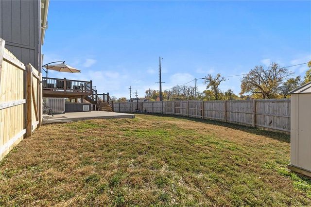 860 River Drive, Edwardsville, KS 66111